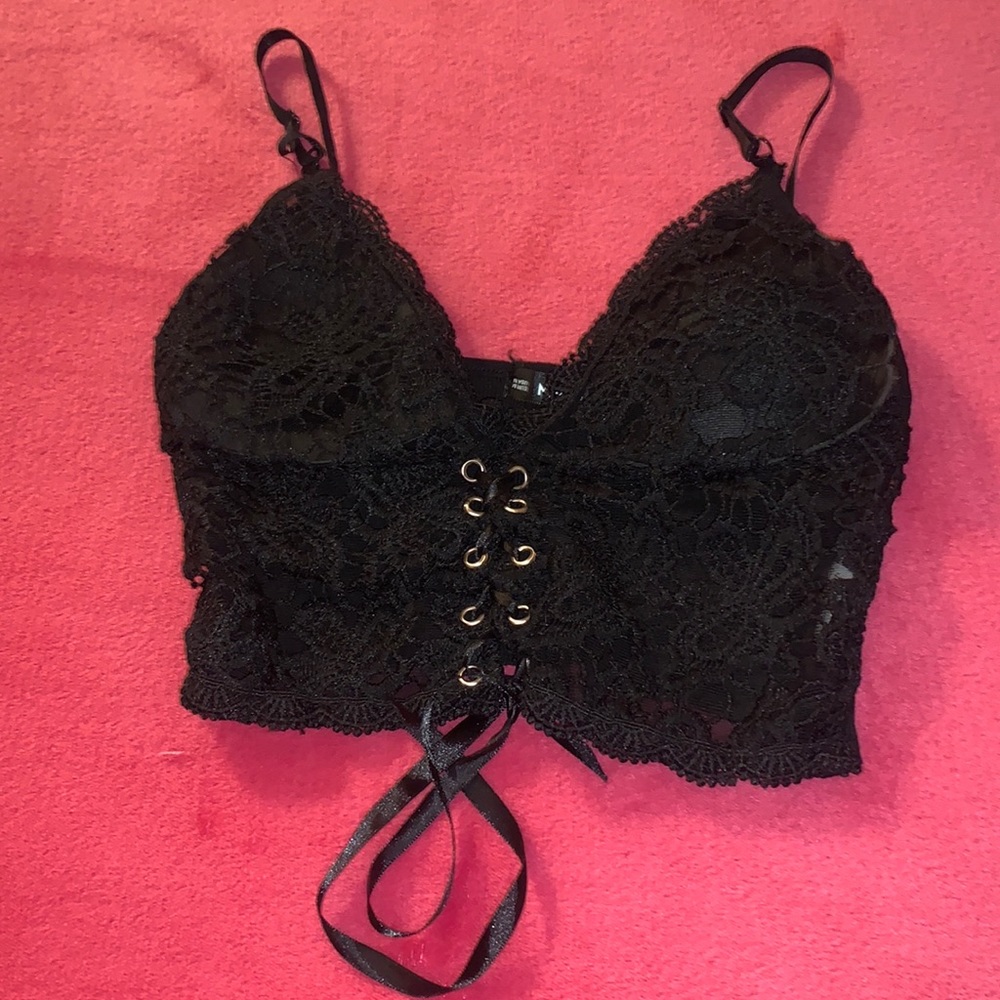 Black lace crop tank